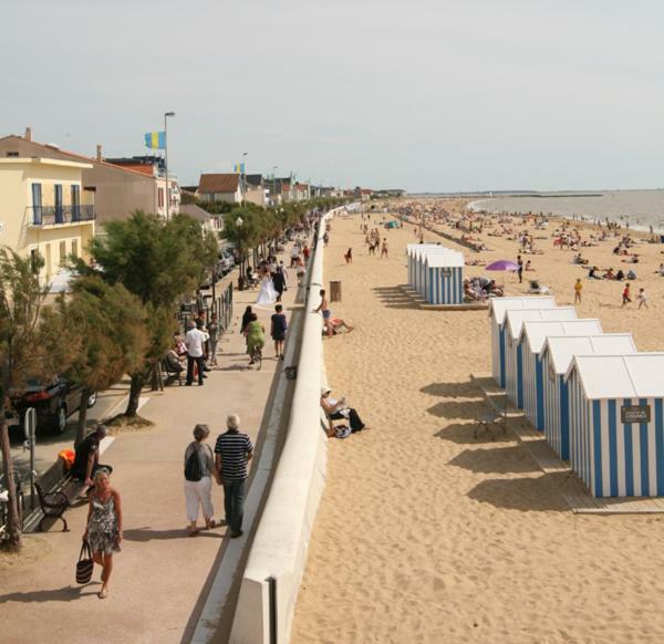 Maison De Charme A La Rochelle Croix-Chapeau Exteriér fotografie