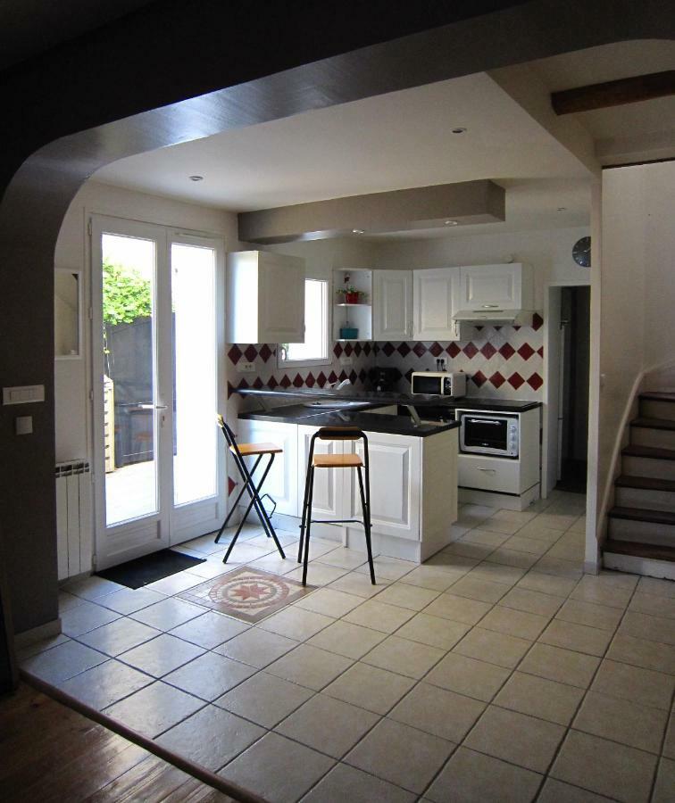 Maison De Charme A La Rochelle Croix-Chapeau Exteriér fotografie
